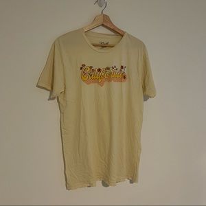 M NWOT oversized California tee in yellow
